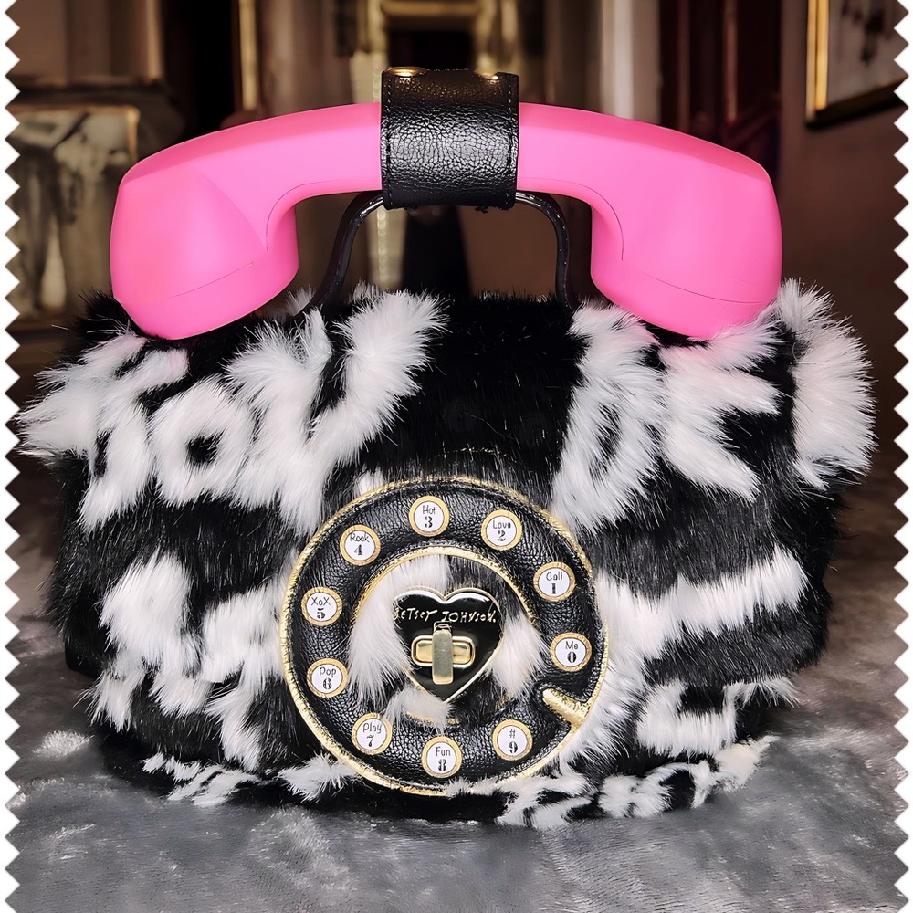Betsey Johnson Pink and Black Faux Fur Crossbody Bag🩷🩷